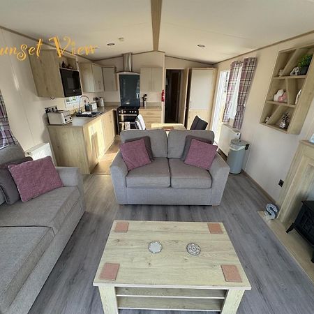 Tattershall Lakes Sunset View Caravan Lakeside, Hot Tub, Garden, Private Fishing Peg & Wifi Buitenkant foto