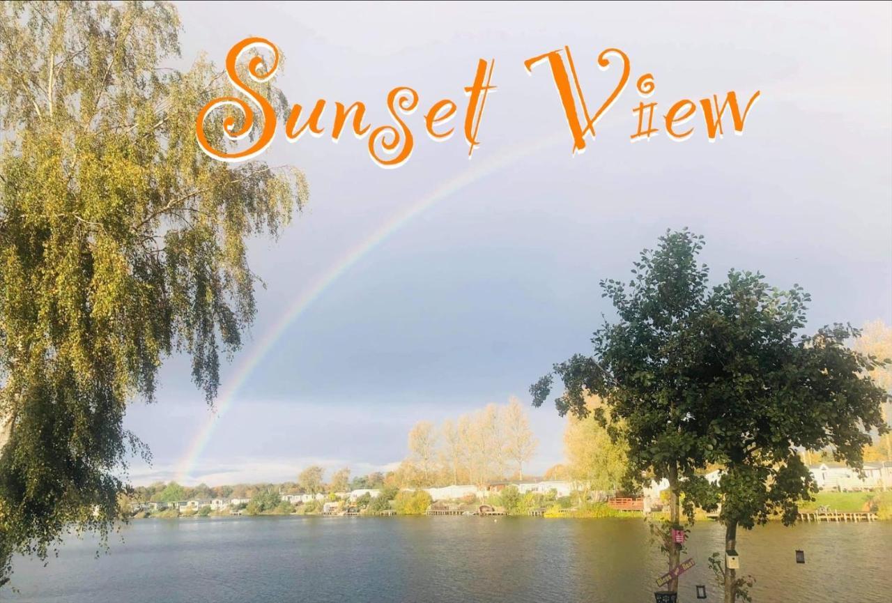 Tattershall Lakes Sunset View Caravan Lakeside, Hot Tub, Garden, Private Fishing Peg & Wifi Buitenkant foto