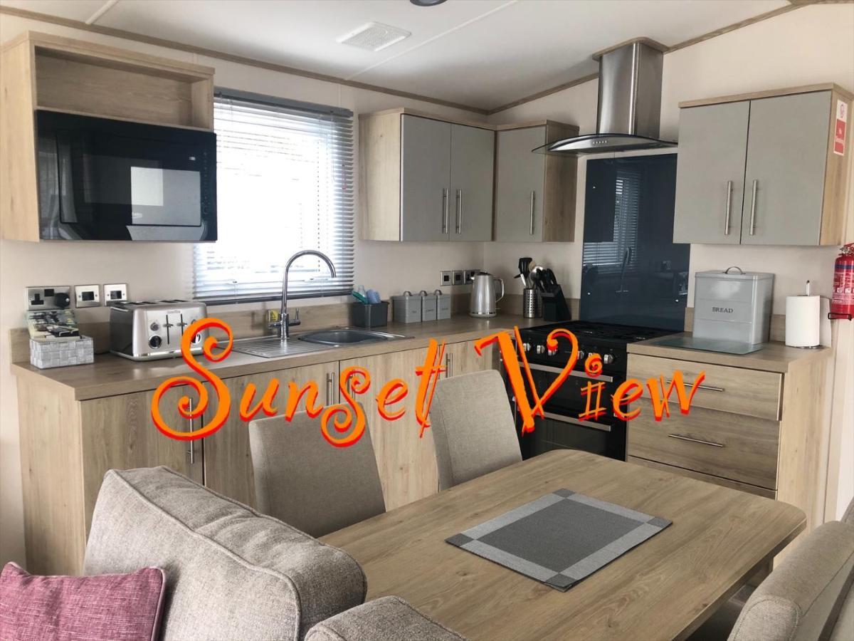 Tattershall Lakes Sunset View Caravan Lakeside, Hot Tub, Garden, Private Fishing Peg & Wifi Buitenkant foto