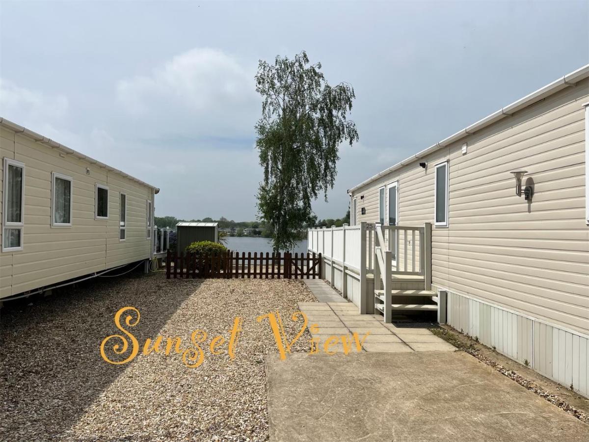 Tattershall Lakes Sunset View Caravan Lakeside, Hot Tub, Garden, Private Fishing Peg & Wifi Buitenkant foto